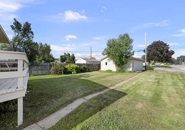 4th image of 437 12Th St, Silvis, IL 61282 | MLS# 12694035