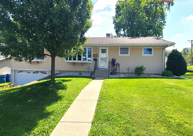Photo 1 of Single family home for sale at 1218 Elm Pl, Dixon, IL 61021 | MLS# 12694063 | Listing updated on 2026-09-08