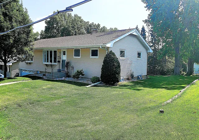 Photo 20 of Single family home for sale at 1218 Elm Pl, Dixon, IL 61021 | MLS# 12694063 | Listing updated on 2026-09-08
