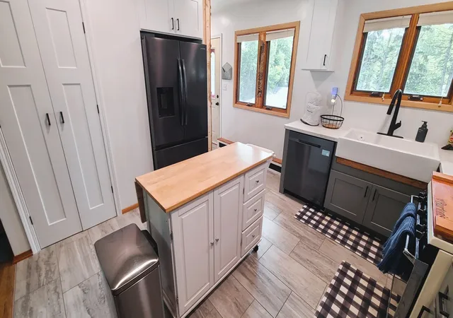 Photo 4 of Single family home for sale at 1218 Elm Pl, Dixon, IL 61021 | MLS# 12694063 | Listing updated on 2026-09-08