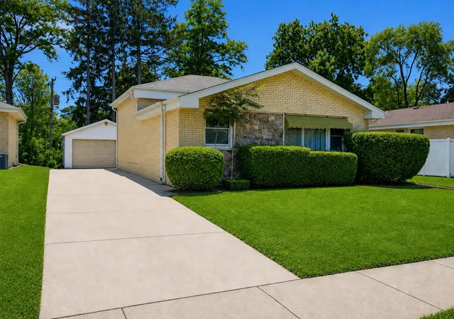 Photo 1 of Sale Pending at 349 Elk Blvd, Des Plaines, IL 60016 | MLS# 12694107 | Listing updated on 2026-09-21