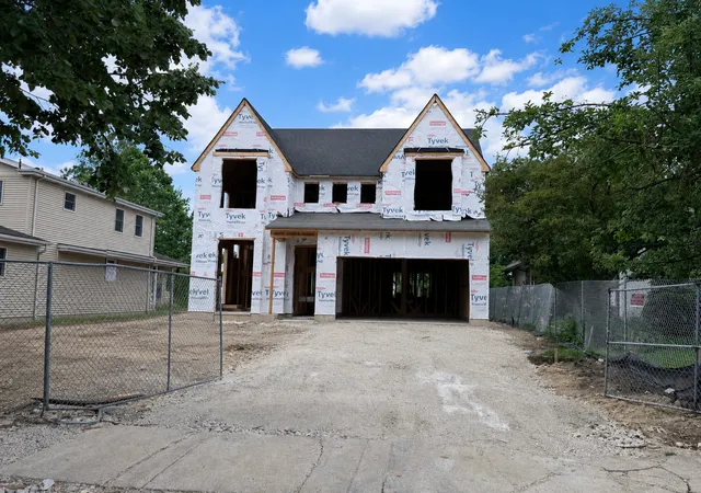 Photo 1 of Sale Pending at 220 N Geneva Ave, Elmhurst, IL 60126 | MLS# 12694128 | Listing updated on 2026-08-08