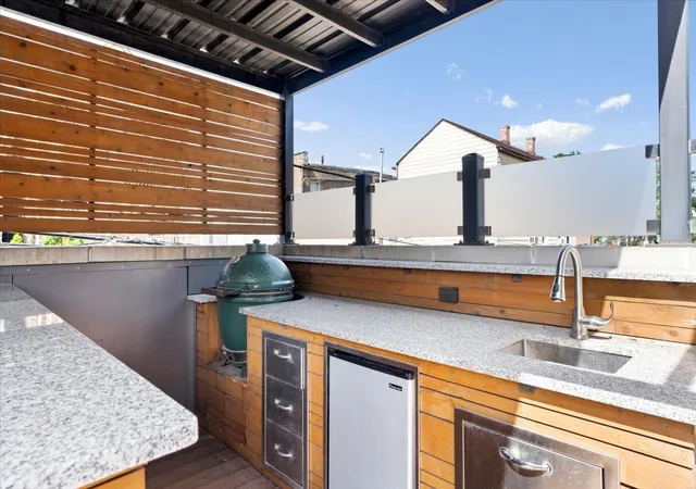 2nd image of 1410 W Huron St, Chicago, IL 60642