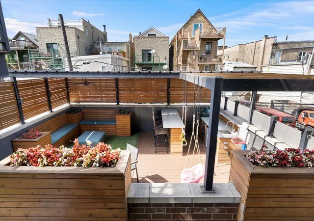 27th image of 1410 W Huron St #1, Chicago, IL 60642 | MLS# 12694129