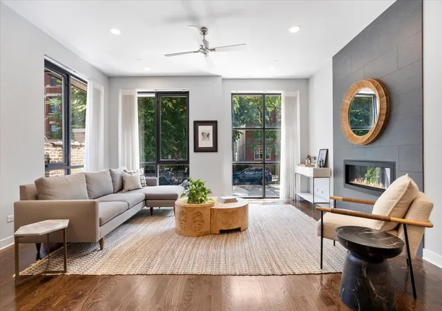 3rd image of 1410 W Huron St #1, Chicago, IL 60642 | MLS# 12694129