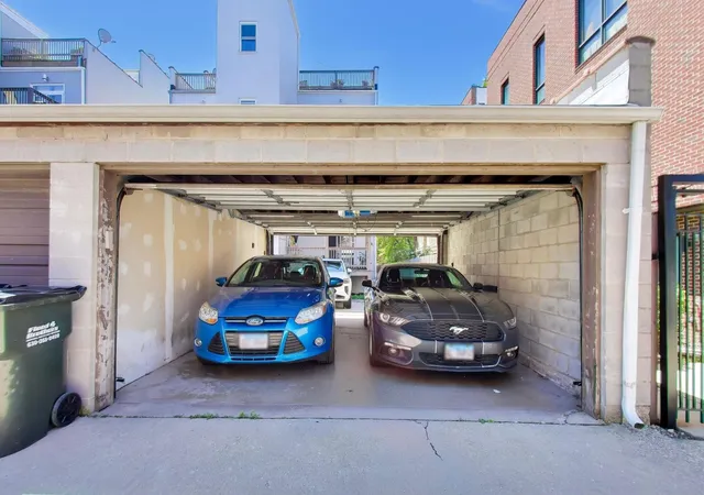 2nd image of 1732 W Diversey Pkwy, Chicago, IL 60614
