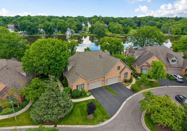 Homes for sale in St. Charles, IL | 1240 Willowgate Ln, St. Charles, IL 60174 | MLS# 12694179