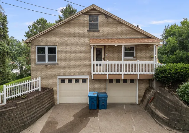 2nd image of 640 18th Ave, East Moline, IL 61244 | MLS# 12694195