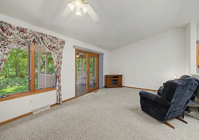 Homes for sale in Galena, IL | 813 Shadow Bluff Dr, Galena, IL 61036 | MLS# 12694218