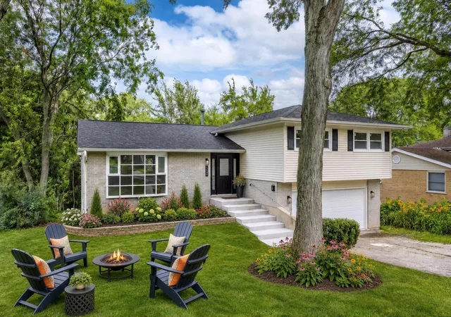 1st image of 123 Kainer Ave, Barrington, IL 60010 | MLS# 12694233
