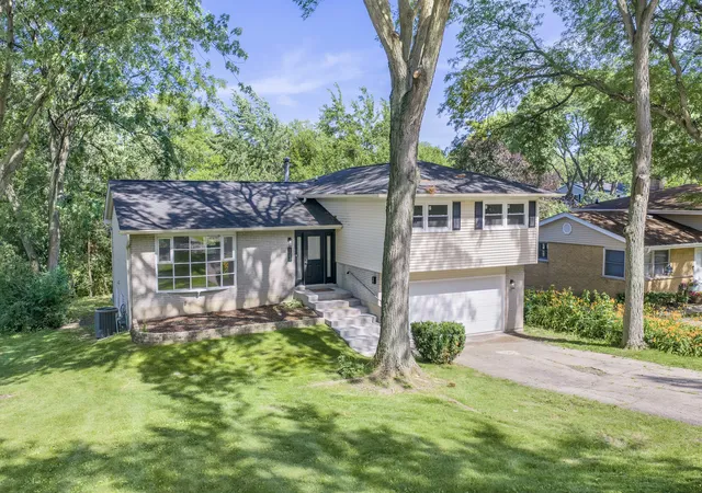 4th image of 123 Kainer Ave, Barrington, IL 60010 | MLS# 12694233