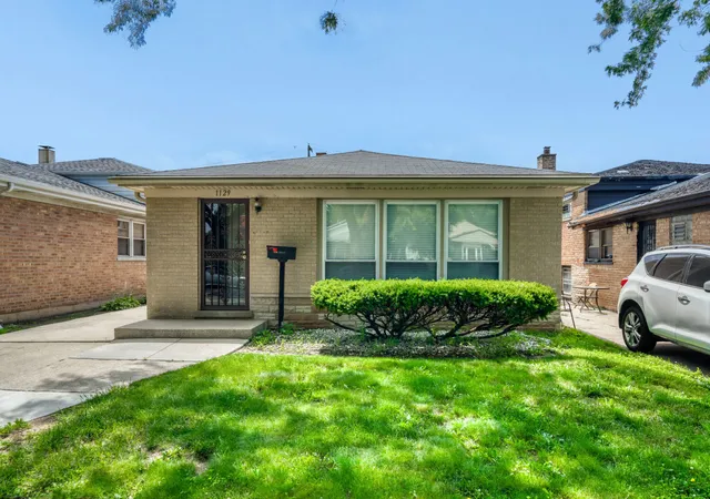 Homes for sale in Chicago, IL | 1129 W 107th St, Chicago, IL 60643 | MLS# 12694240