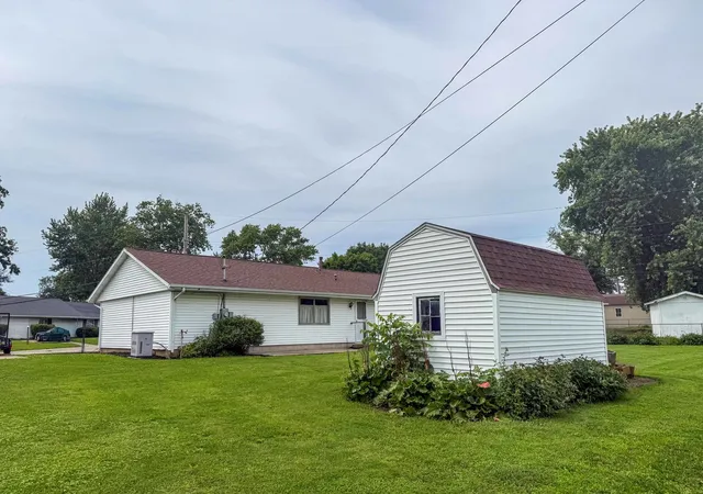 Homes for sale in Danville, IL | 1619 Skyline Dr, Danville, IL 61832 | MLS# 12694260