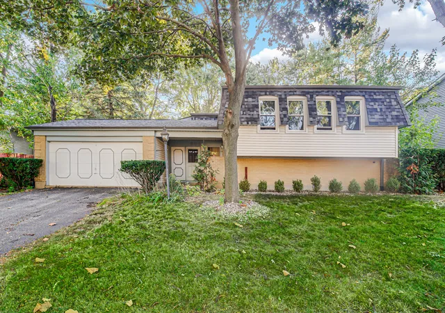 Homes for sale in Bolingbrook, IL | 308 Pacific Dr, Bolingbrook, IL 60440 | MLS# 12694295