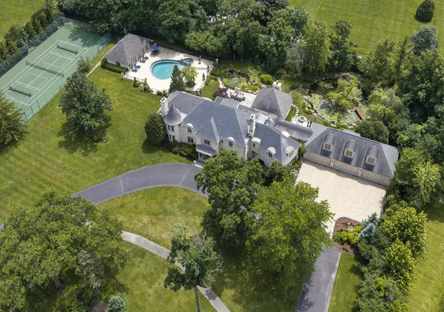 4th image of 2311 Burr Oak, Northfield, IL 60093 | MLS# 12694307