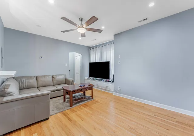 Listing Photo 5 - Condo for sale in building located at 5717 N Kimball Ave, Chicago, IL 60659 - Unit #2N