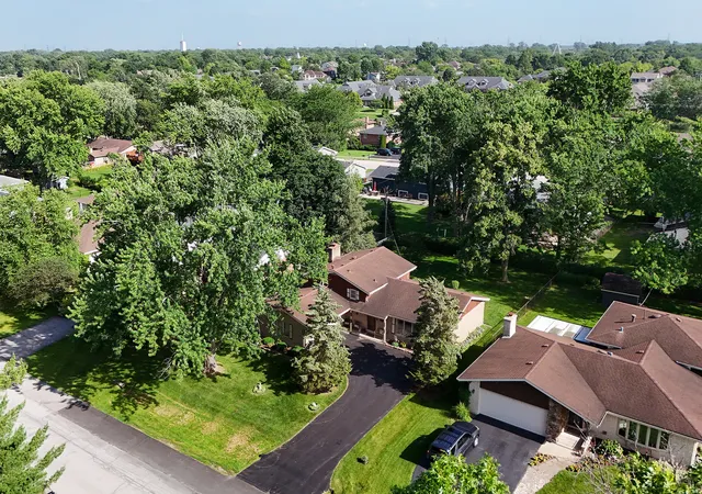 2nd image of 540 Meadow Ave, Frankfort, IL 60423 | MLS# 12694369