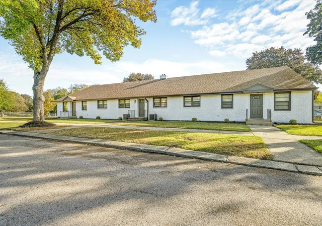 1st image of 820 Cottage Grove Ave, Rockford, IL 61103 | MLS# 12694372