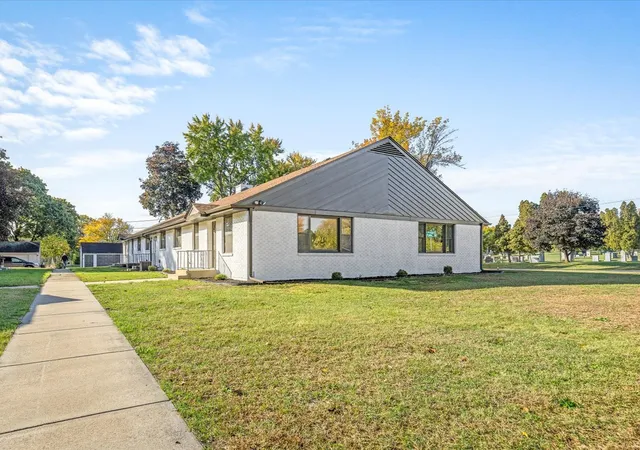 4th image of 820 Cottage Grove Ave, Rockford, IL 61103 | MLS# 12694372