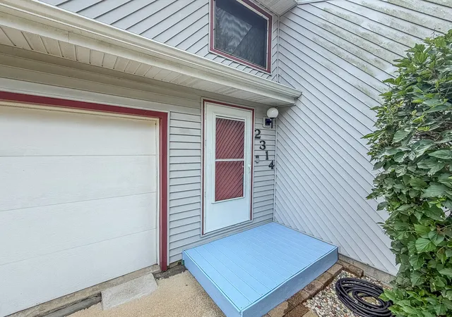 Homes for sale in Champaign, IL | 2314 Mulberry Ct, Champaign, IL 61821 | MLS# 12694384