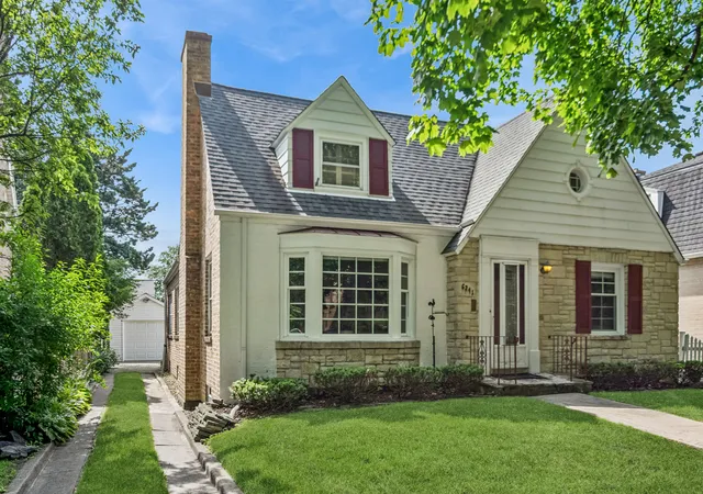 1st image of 6241 N Leroy Ave, Chicago, IL 60646 | MLS# 12694386