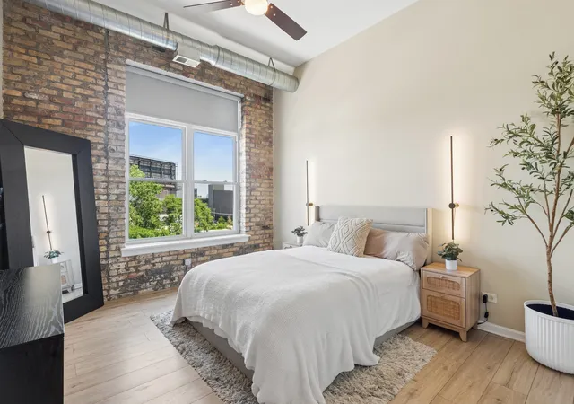 5th image of 949 N Willard Ct, Chicago, IL 60622