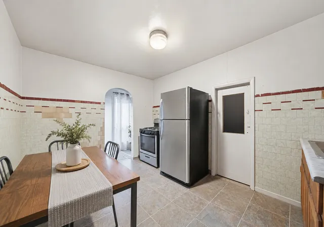 Listing Photo 5 - Condo for sale in building located at 11612 S Lafayette Ave, Chicago, IL 60638