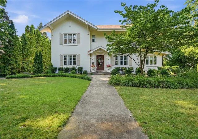 Photo 1 of Single family home for sale at 1116 E Monroe St, Bloomington, IL 61701 | MLS# 12694429 | Listing updated on 2026-07-29
