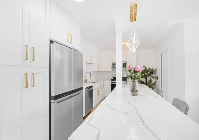 5th image of 5500 Lincoln Ave #504W, Morton Grove, IL 60053 | MLS# 12694431