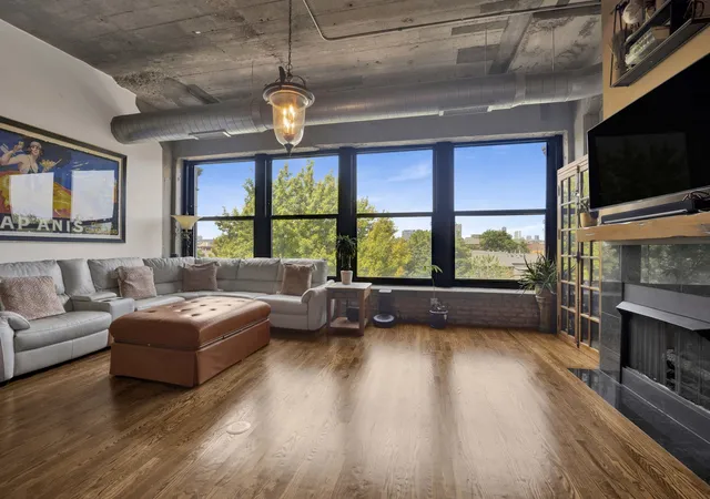 3rd image of 1033 W 14Th Pl #318, Chicago, IL 60608 | MLS# 12694455