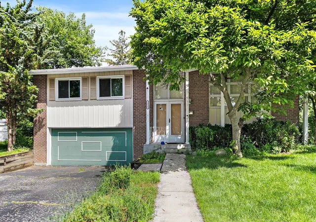 image of 2825 Grissom Ct, Woodridge, IL 60517 | MLS# 12694464