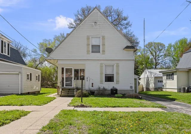 Homes for sale in Morrison, IL | 505 E Main St, Morrison, IL 61270 | MLS# 12694466
