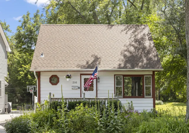 2nd image of 316 W 5Th Ave, Naperville, IL 60563 | MLS# 12694499