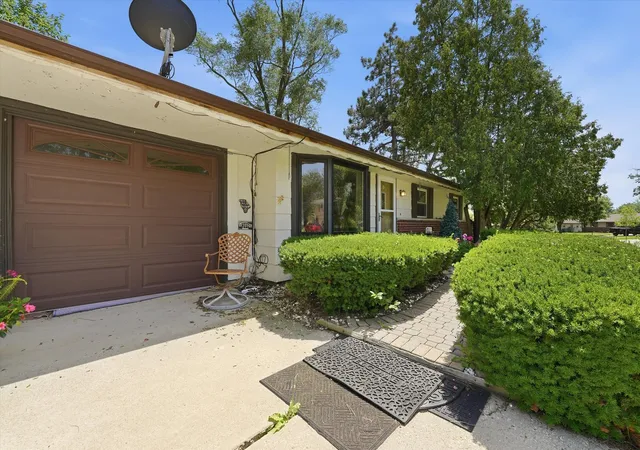 Homes for sale in Schaumburg, IL | 1509 Chatham Ln, Schaumburg, IL 60193 | MLS# 12694502