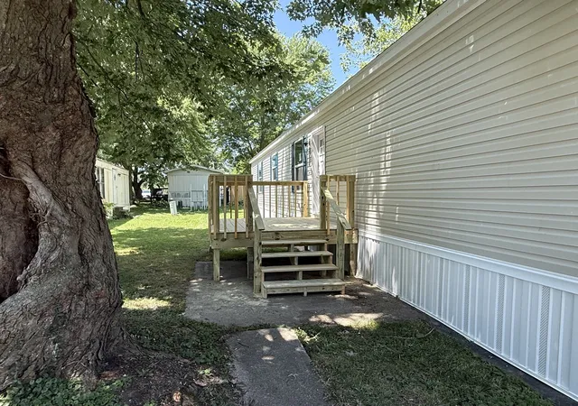 2nd image of 3 Franklin Ln, Carbondale, IL 62901 | MLS# 12694509