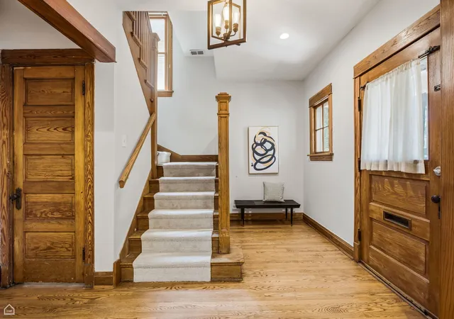 Homes for sale in Chicago, IL | 3757 N Bosworth Ave, Chicago, IL 60613 | MLS# 12694511