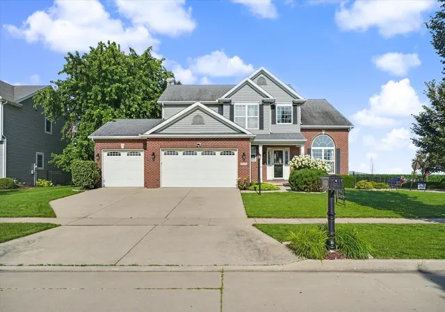 2nd image of 2101 Talans Dr, Champaign, IL 61822 | MLS# 12694516