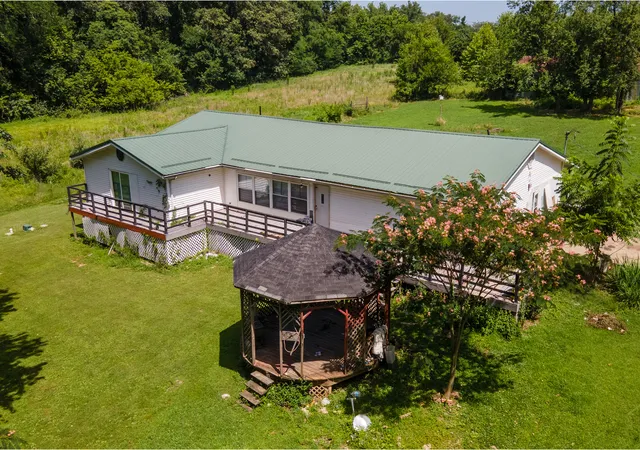 3rd image of 18680 Galatia Post Rd, Marion, IL 62959 | MLS# 12694524