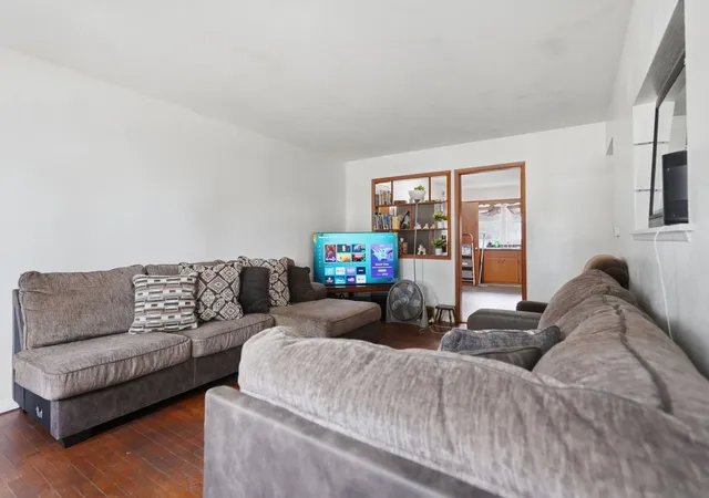 4th image of 2018 W Central Park Ave, Davenport, IA 52804 | MLS# 12694531