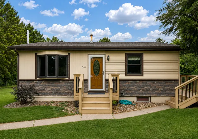 1st image of 642 8th St, Silvis, IL 61282 | MLS# 12694546