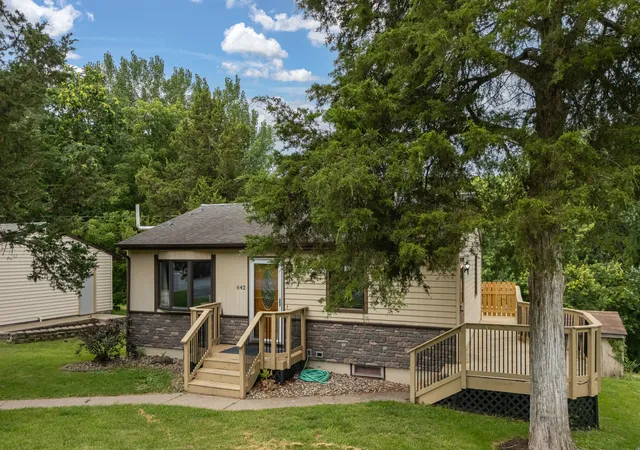 2nd image of 642 8th St, Silvis, IL 61282 | MLS# 12694546