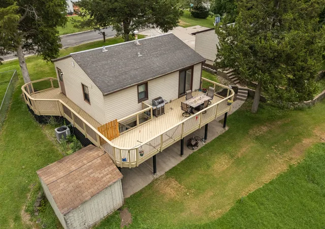 3rd image of 642 8Th St, Silvis, IL 61282 | MLS# 12694546