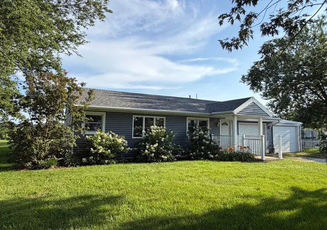 Homes for sale in Kankakee, IL | 5538 W 1000 N Rd, Kankakee, IL 60901 | MLS# 12694557