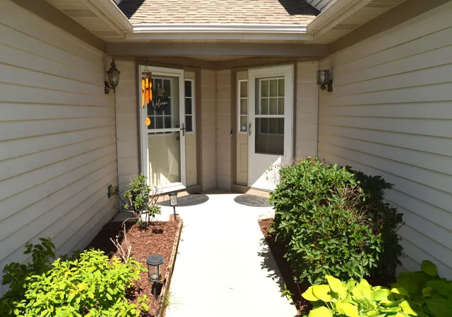 Photo 2 of Townhouse for sale at 1609 Orchard Ave, Schaumburg, IL 60193 | MLS# 12694562 | Listing updated on 2026-07-28