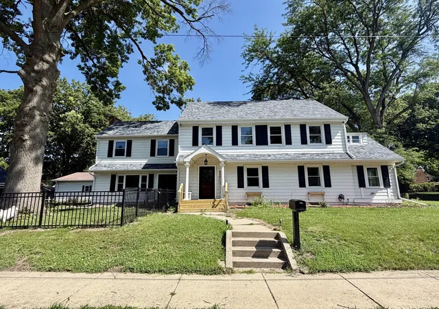 Homes for sale in Sterling, IL | 1501 1st Ave, Sterling, IL 61081 | MLS# 12694564