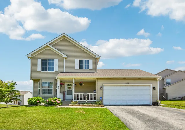 Homes for sale in Zion, IL | 2011 Sunset Ct, Zion, IL 60099 | MLS# 12694575