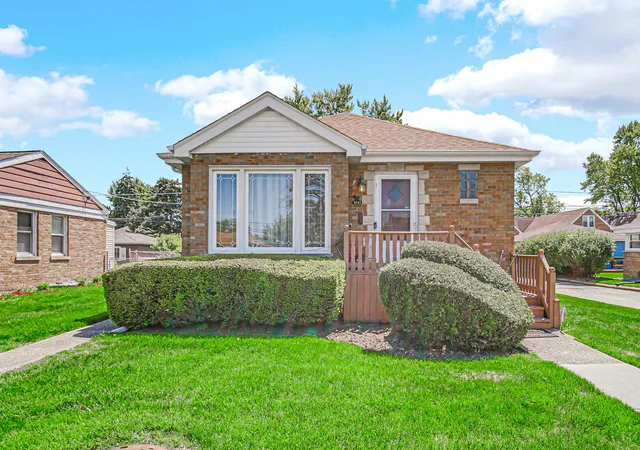 1st image of 5141 W Chase Ave, Skokie, IL 60077 | MLS# 12694587