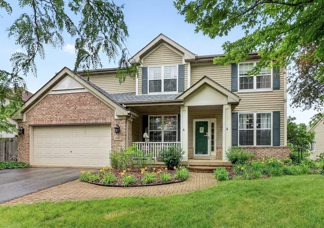 Photo 1 of Single family home for sale at 1597 W Hartsburg Ln, North Aurora, IL 60542 | MLS# 12694596 | Listing updated on 2026-07-31