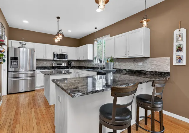 Photo 4 of Single family home for sale at 1597 W Hartsburg Ln, North Aurora, IL 60542 | MLS# 12694596 | Listing updated on 2026-07-31