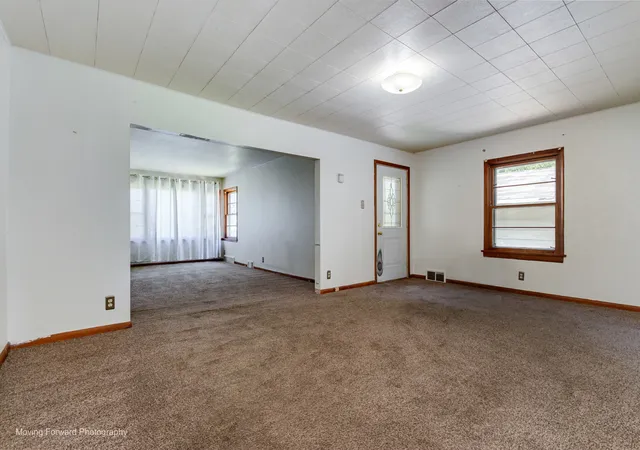 Photo 3 of Single family home for sale at 7s151 N Eola Rd, Aurora, IL 60502 | MLS# 12694603 | Listing updated on 2026-08-17